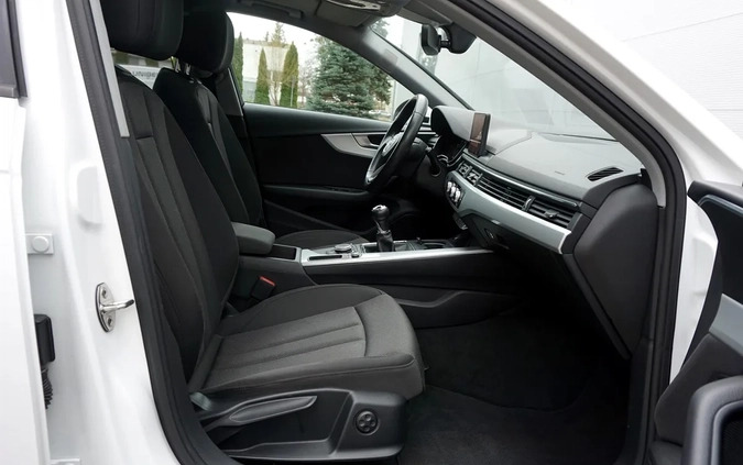 Audi A4 cena 71900 przebieg: 199777, rok produkcji 2017 z Wisła małe 742